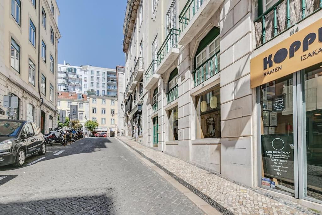 Made For The City Lovers- Urban Charm In Chiado Lisbon Exterior photo
