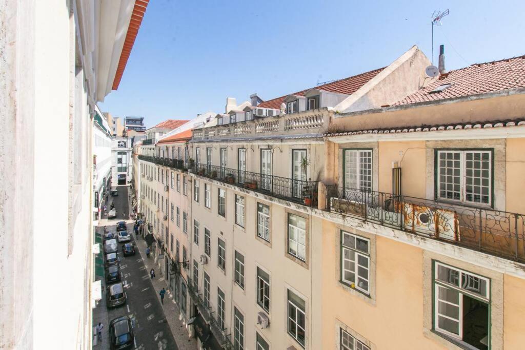 Made For The City Lovers- Urban Charm In Chiado Lisbon Exterior photo