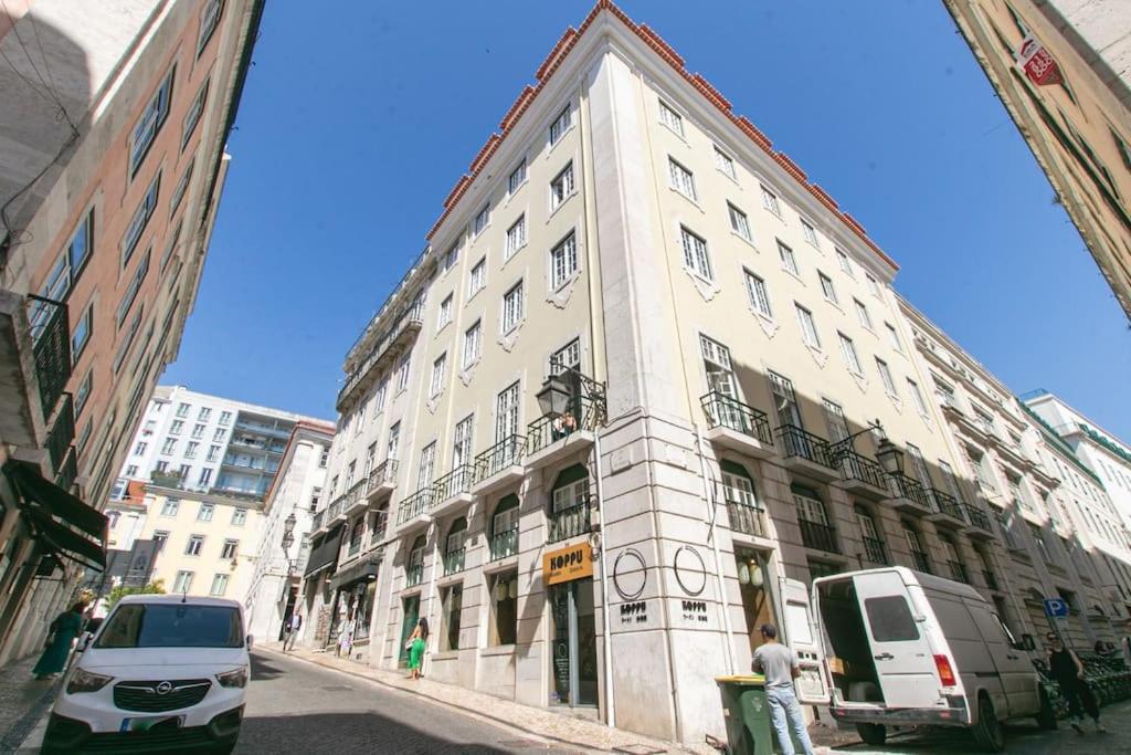 Made For The City Lovers- Urban Charm In Chiado Lisbon Exterior photo